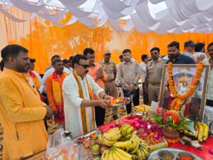 बड़े मंगल पर भाजपा महानगर अध्यक्ष आनंद द्विवेदी ने विभिन्न भंडारों में पहुंचकर किया सेवा कार्य