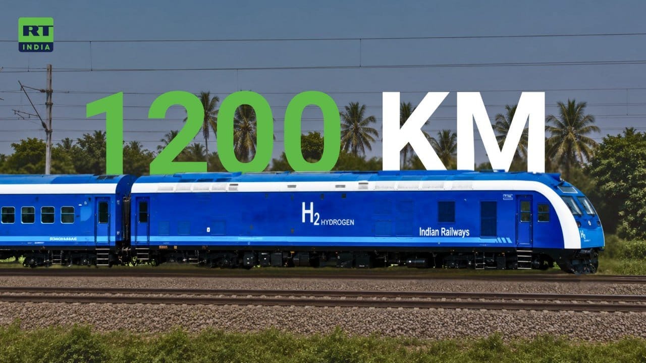 हाइड्रोजन ट्रेन का कमाल, 1,200 KM बिना धुएं के सफर 1 12