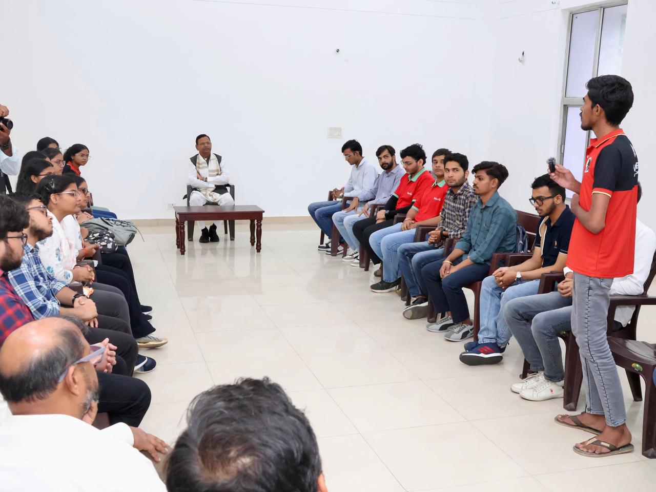 देश का युवा किसी दल का नहीं राष्ट्र की सबसे बड़ी ताकत’