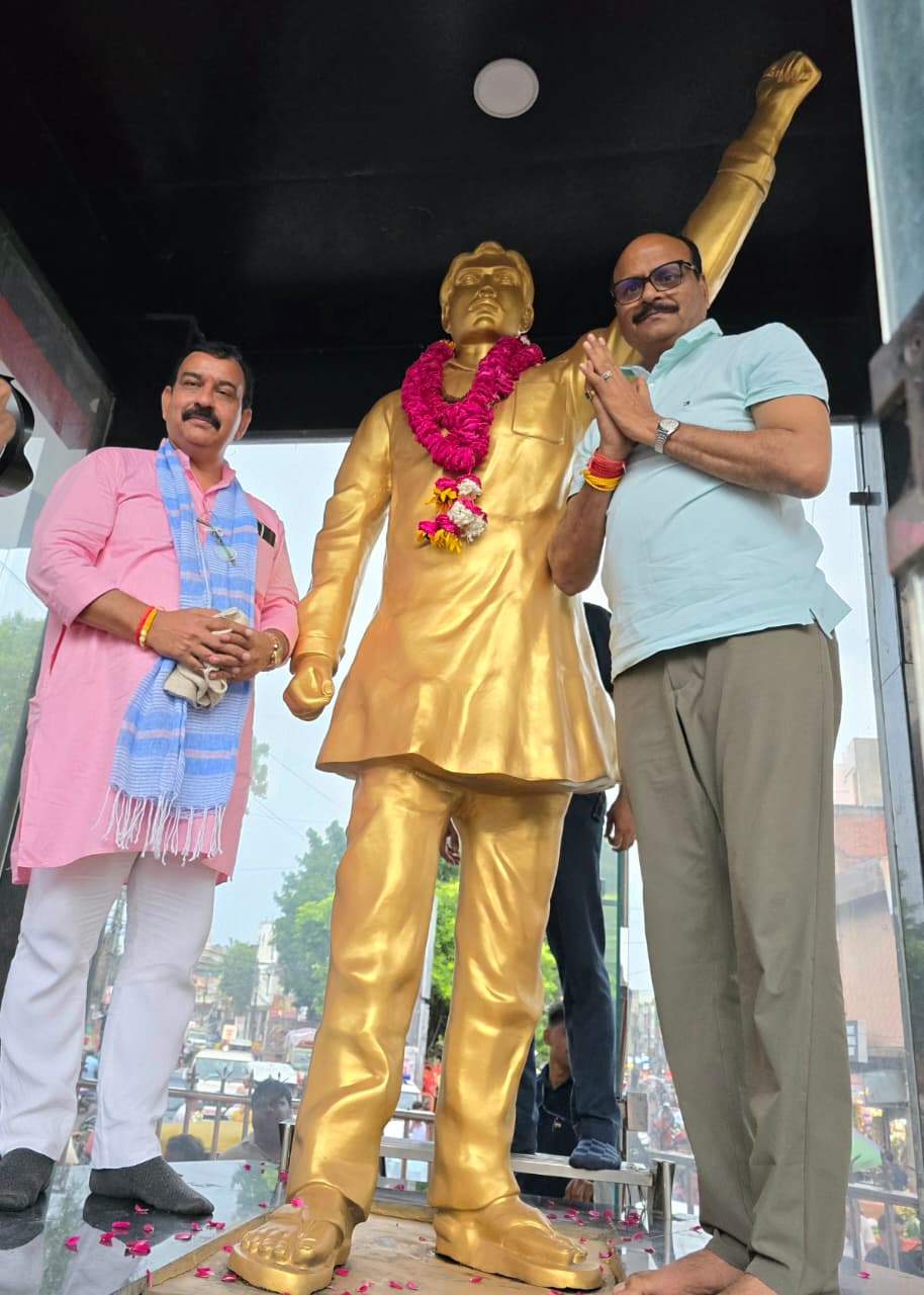 शहीद हेमू कालाणी की प्रतिमा पर किया माल्यार्पण स्वच्छता का दिया संदेश 2 15