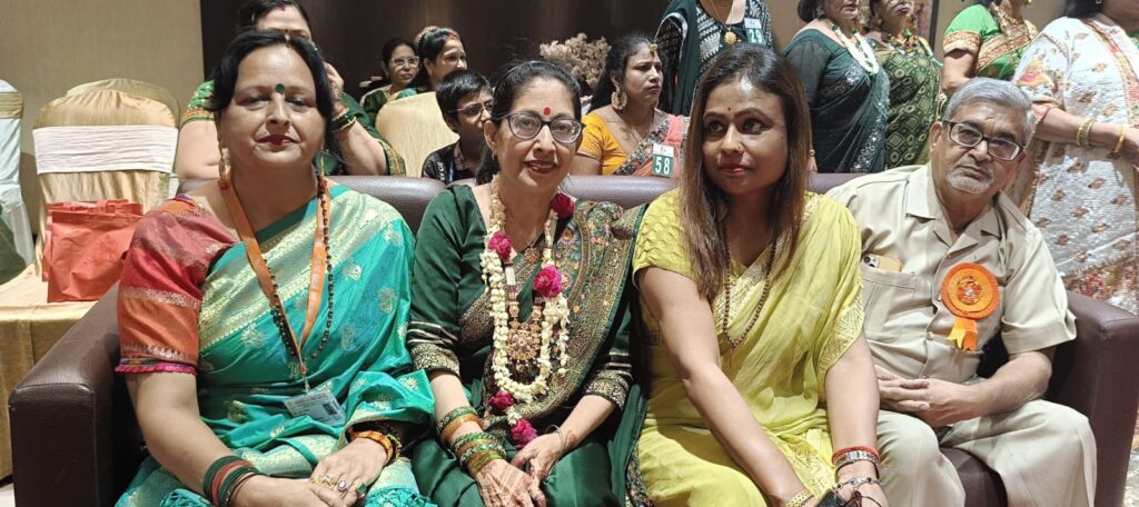 HAPPY LAUGHTER LIFE CLUB द्वारा लखनऊ के A N R HOTEL में तीज उत्सव का आयोजन किया गया 2 C 2