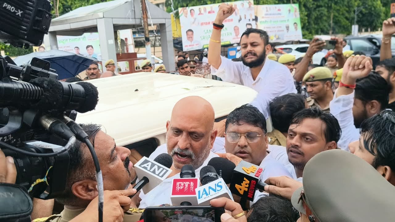 सहारनपुर जा रहे यूपी कांग्रेस प्रदेश अध्यक्ष अजय राय गिरफ्तार 10 11 2